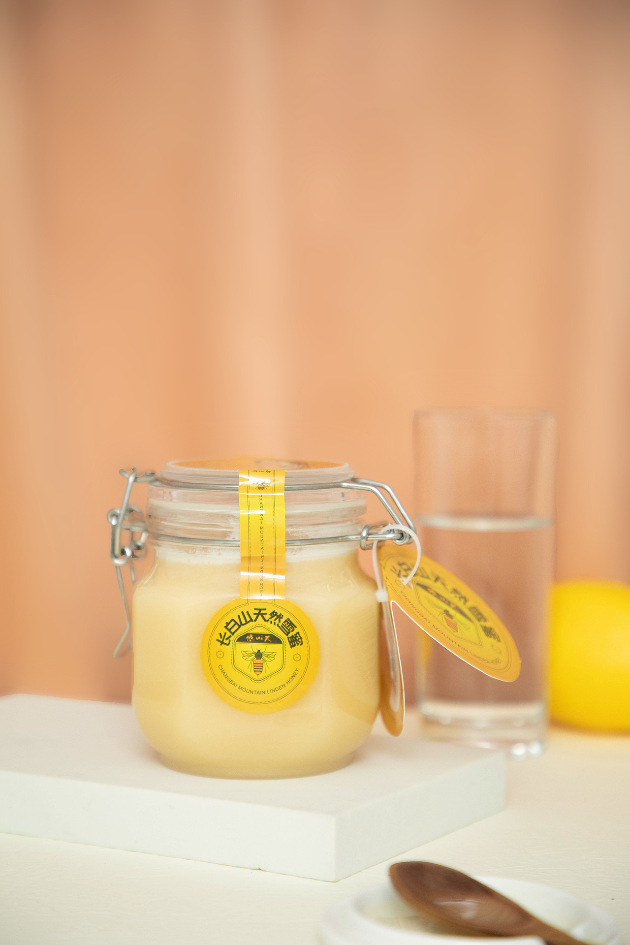 蜂蜜拍摄|图片拍摄|椴树蜜拍摄（图ZMjY0MzkxMjg0） - 产品摄影 - 站酷设计师沙拉沙拉原创素材 - 站酷ZCOOL