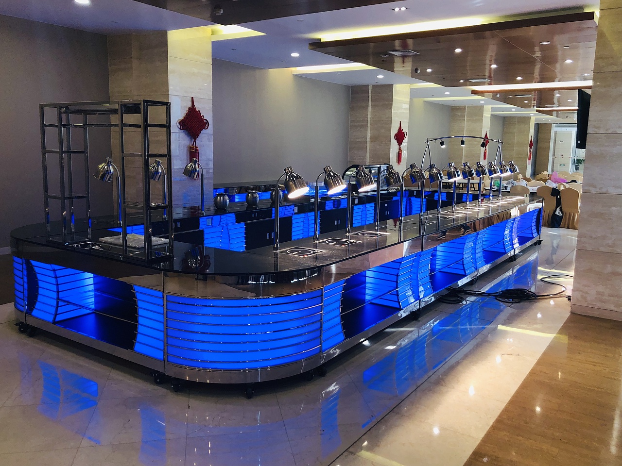 移动不锈钢幻彩布菲车布菲台定制设计工厂