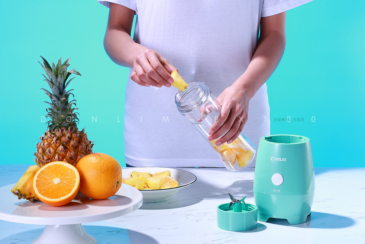 场景拍摄-东菱爆款便携式果汁机×青年人摄影