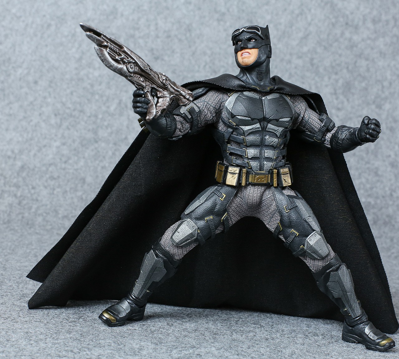 mezco战术轻甲蝙蝠侠