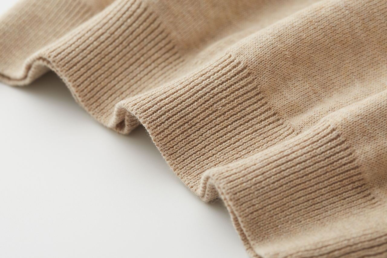 秋冬儿童毛衣户外拍摄