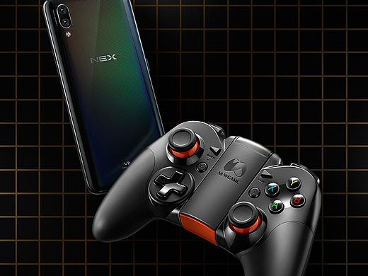 假装还在加班！