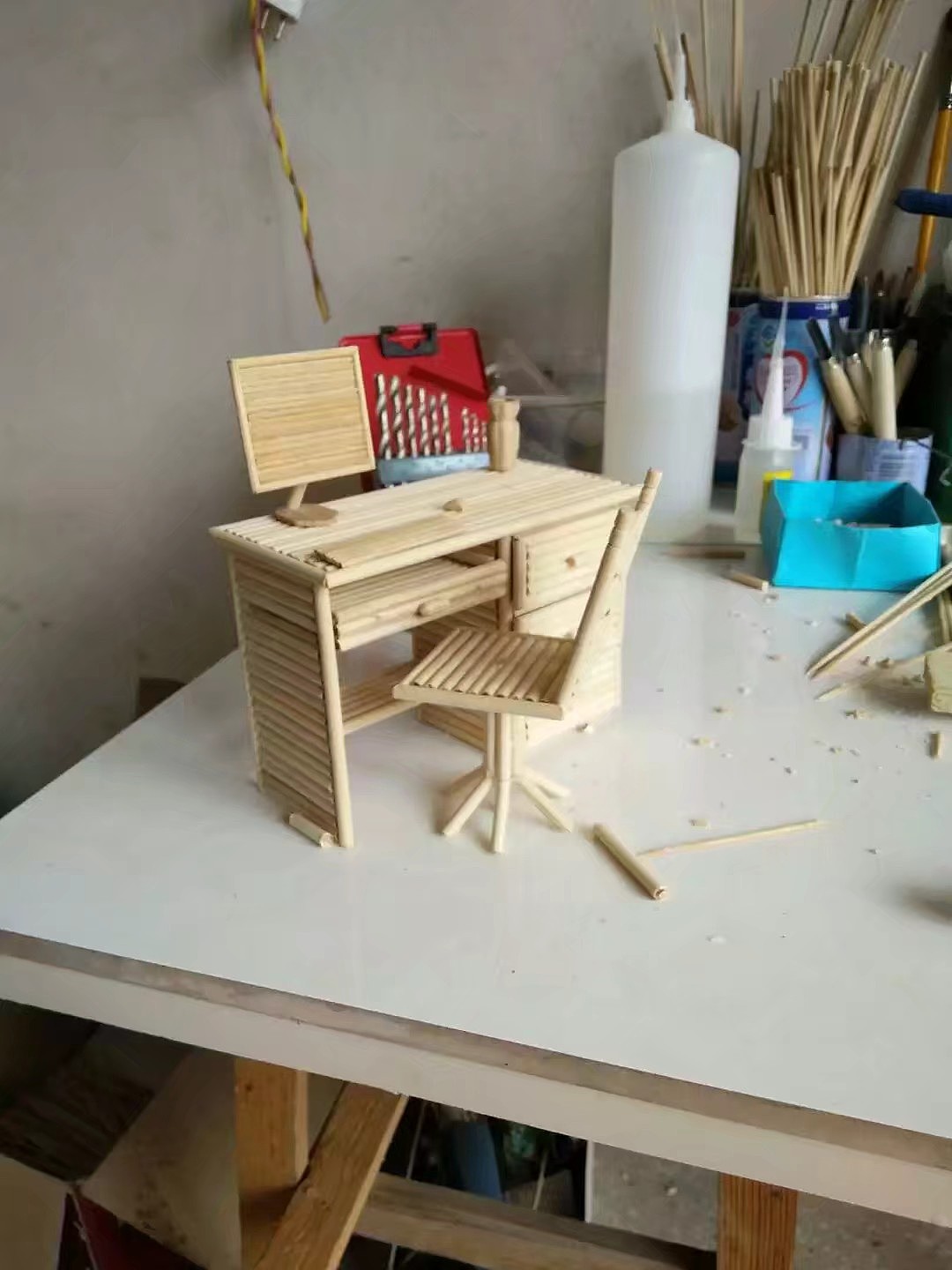 筷子也能变身电脑桌