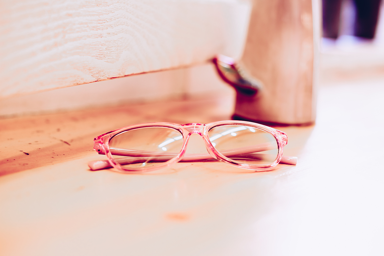 眼镜2（图ZMTE1NTE0MTQw） - 产品摄影 - 站酷设计师Max丶朱Yoyo原创素材 - 站酷ZCOOL