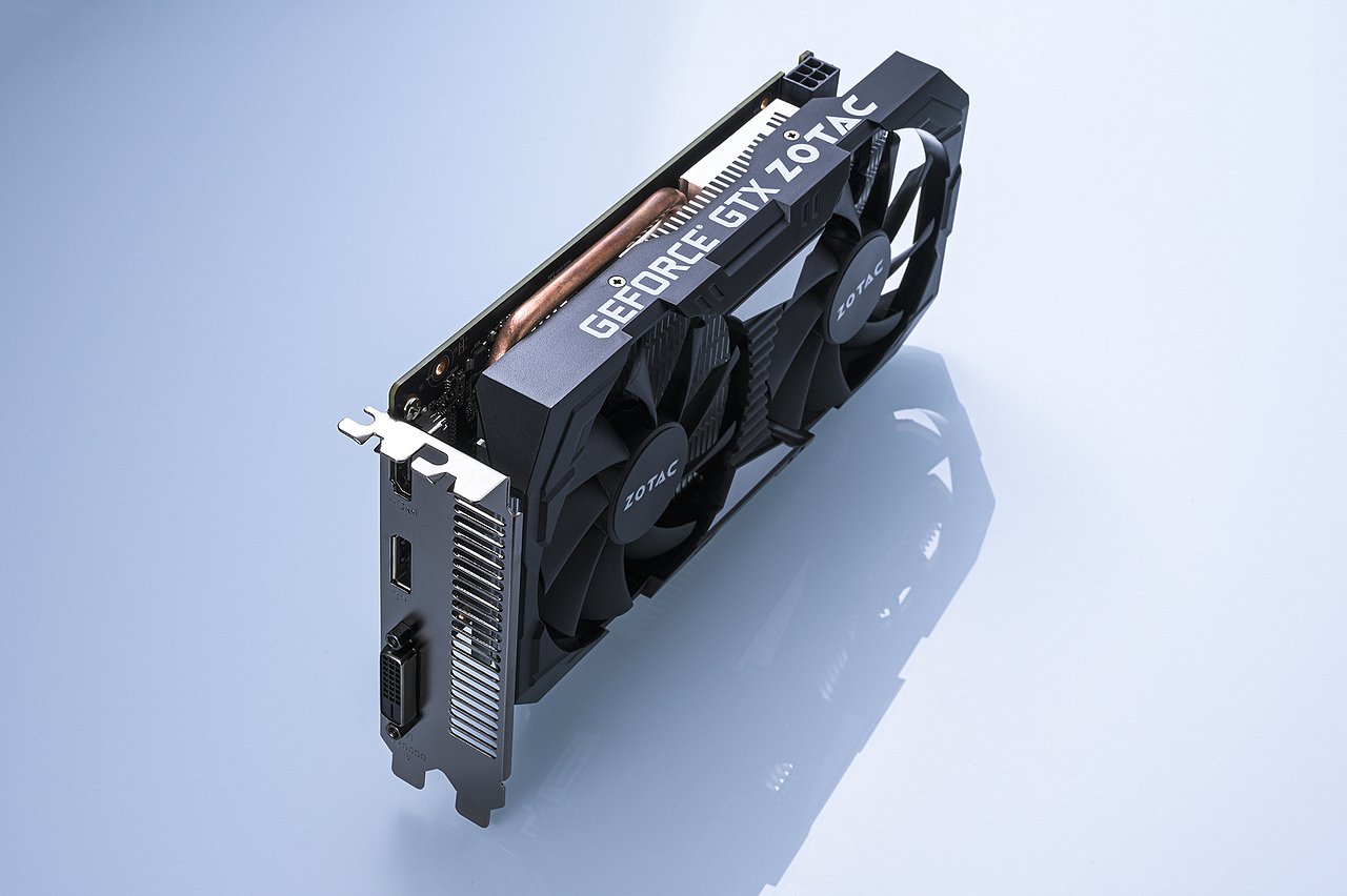 索泰GTX 1650S B显卡图赏