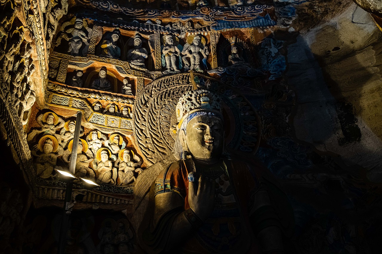 空旷的云冈石窟