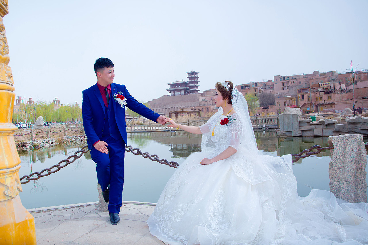 Graphic Desginer Emzi的自然结婚照
