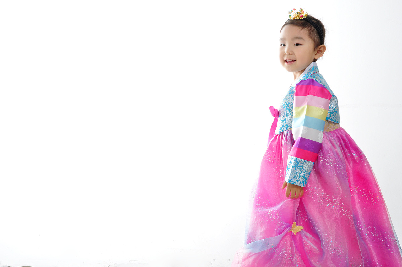 儿童摄影韩服（图ZMTM5MTIzNzY=） - 人像摄影 - 站酷设计师大头小菜原创素材 - 站酷ZCOOL