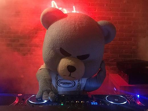 这是我见过最拽的熊！YG BEAR KRUNK 潮流品牌吉祥物/IP动漫角色/玩偶熊研究报告