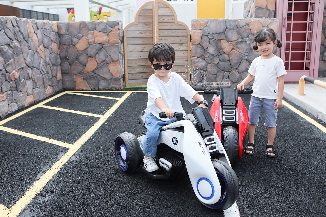 童模拍摄 电动摩托 电动拖拉机 滑板车 扭扭车 平衡车（图ZMjIyMDQyMzMy） - 人像摄影 - 站酷设计师北斗摄影原创素材 - 站酷ZCOOL