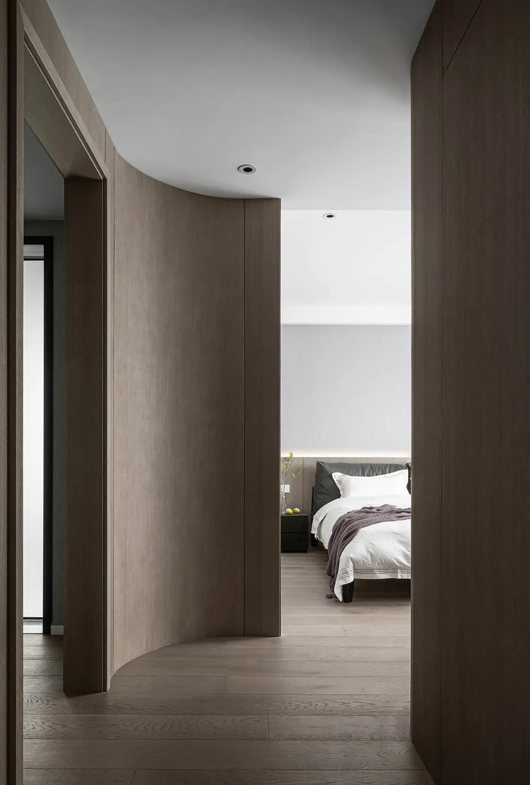 200㎡极简风,落地窗+开放式书房,让生活回归自由舒适