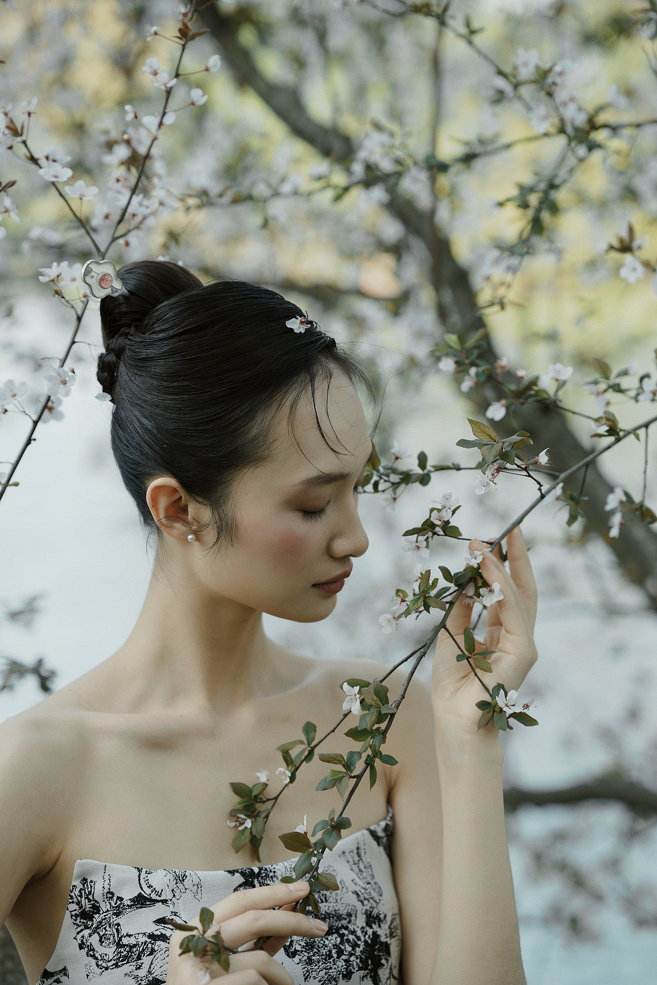 苗族少女（图ZMzM0NTUxNTA0） - 人像摄影 - 站酷设计师挚雅Chara原创素材 - 站酷ZCOOL