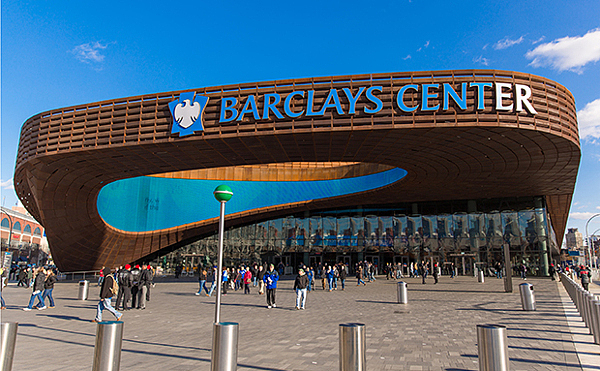 奋发设计分享纽约巴克莱中心球馆导向标识系统设计