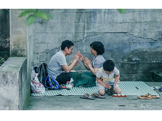 摄影摄像 | 人文摄影《忙里偷闲》