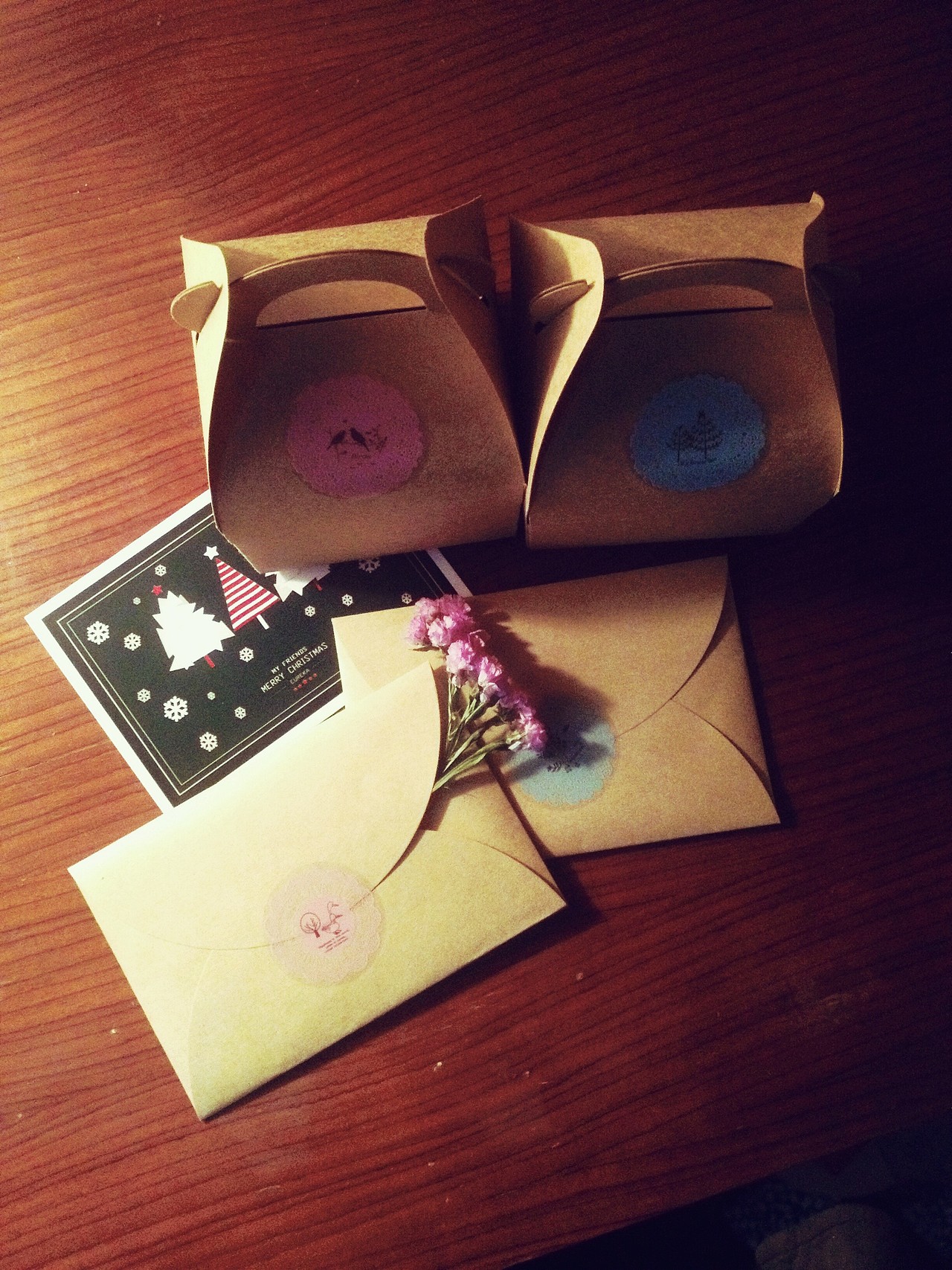 christmas gifts（图ZMjMxOTMwNDg=） - 海报 - 站酷设计师EUREKA916原创素材 - 站酷ZCOOL