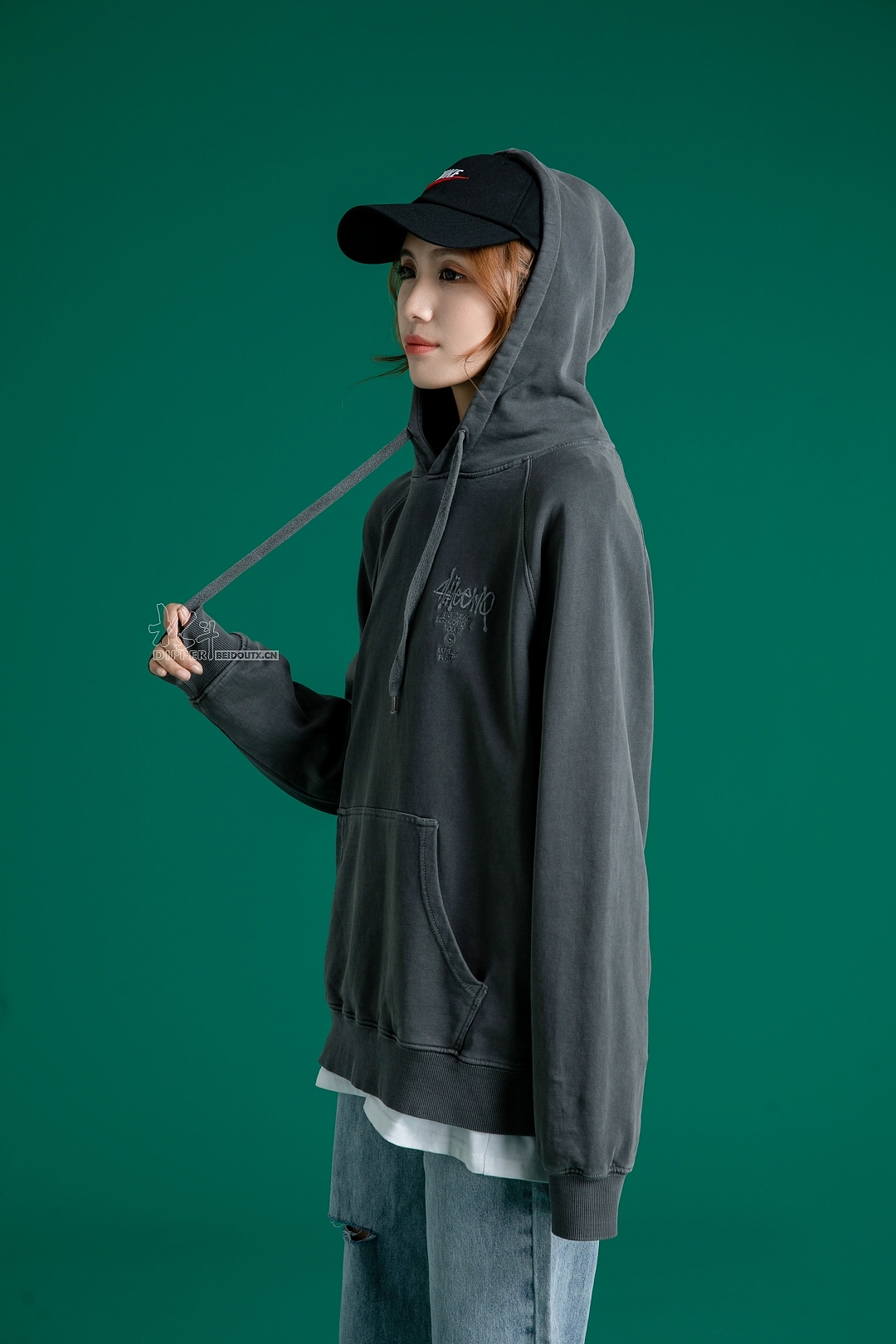 潮牌连帽卫衣纯色卫衣拉链连帽卫衣休闲卫衣模特拍摄