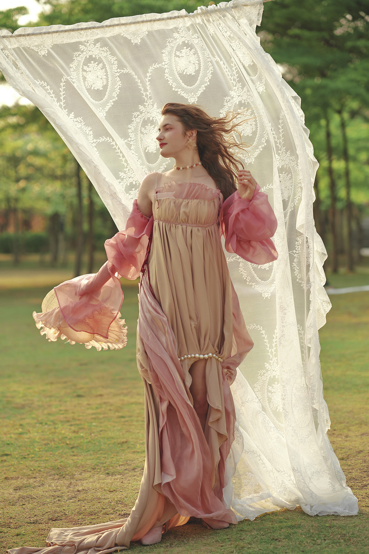 唱给春天的诗（图ZMjUzNDg0MDI4） - 人像摄影 - 站酷设计师摄影师Moretta原创素材 - 站酷ZCOOL