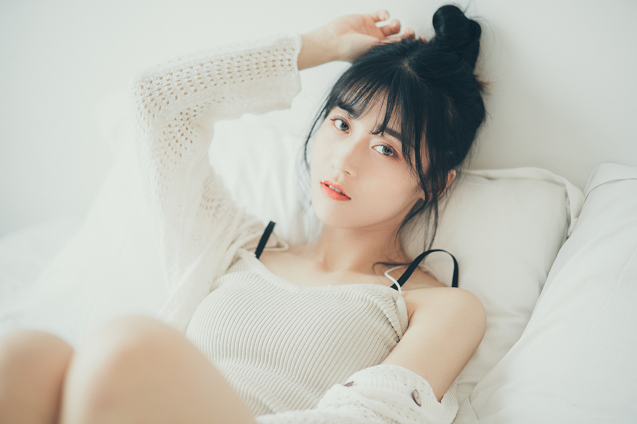 小思绪（图ZMjA0NzYzMDM2） - 人像摄影 - 站酷设计师白日梦大熊菌原创素材 - 站酷ZCOOL