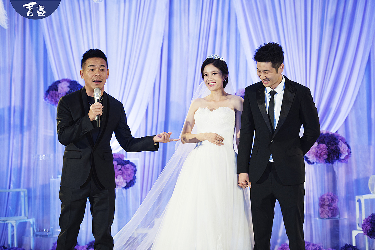 前国家羽毛球队队员谢鑫和演员何晶jing婚礼纪实