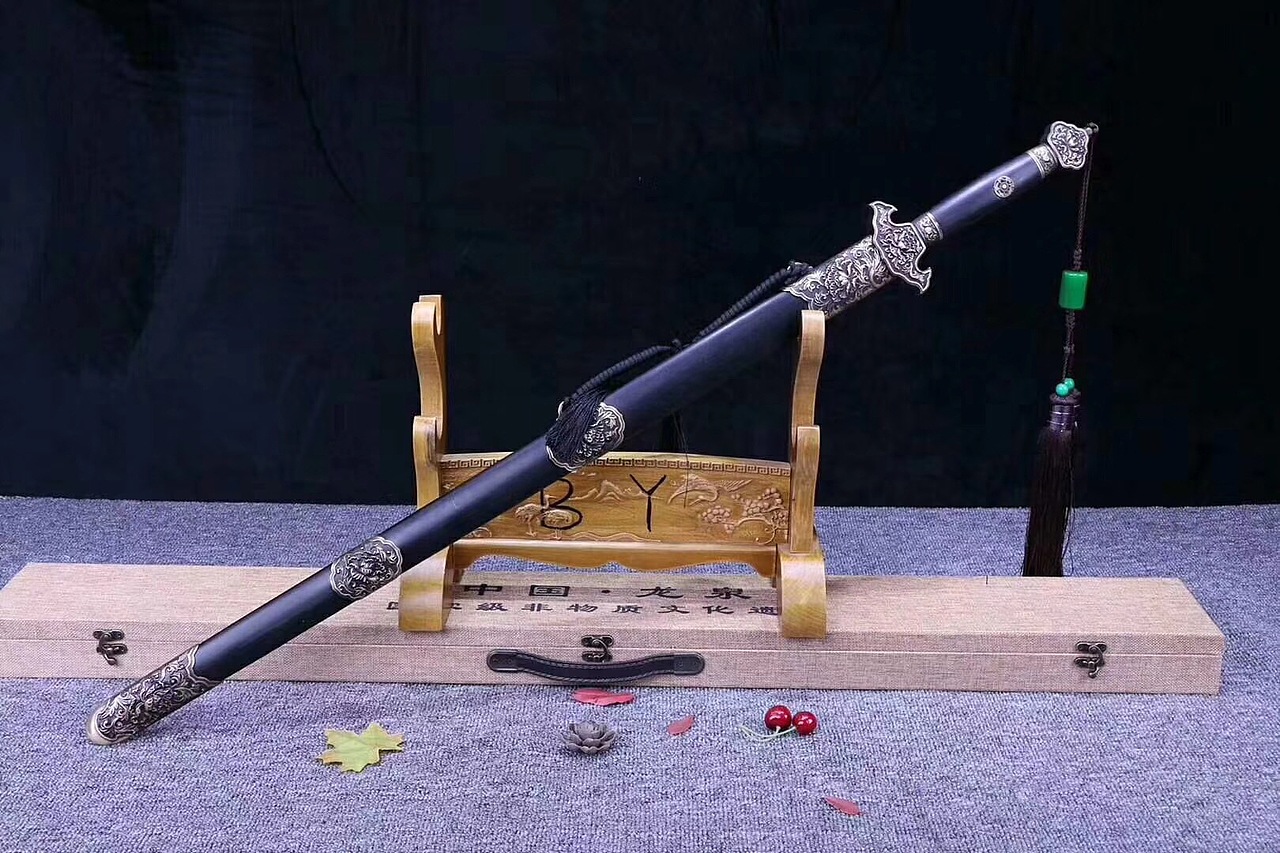 手工锻造之 龙泉剑中之精品 百兵之君