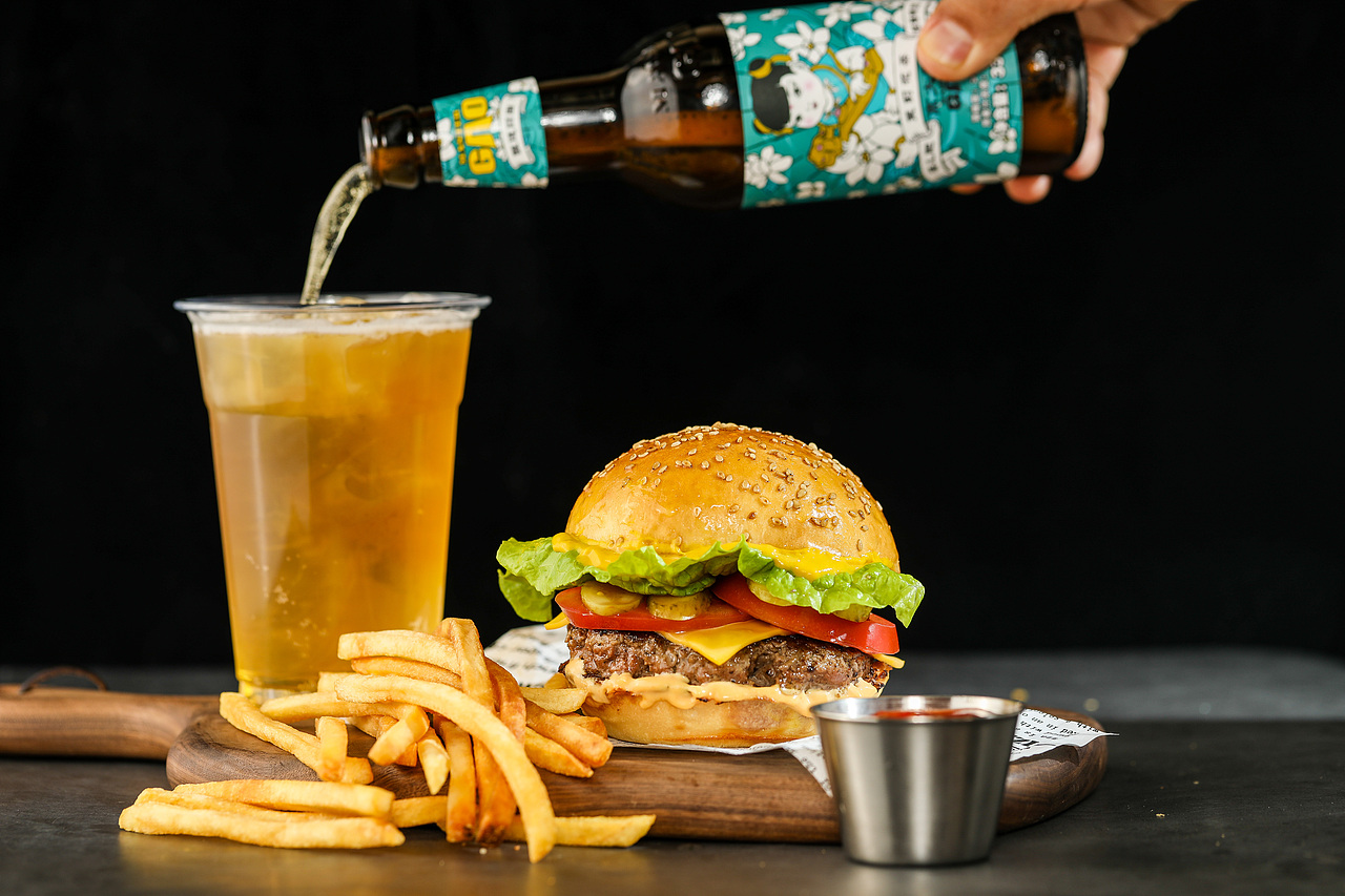 美食摄影丨汉堡 炸鸡 啤酒（图ZMjA3NjYzMzgw） - 产品摄影 - 站酷设计师伟世李原创素材 - 站酷ZCOOL