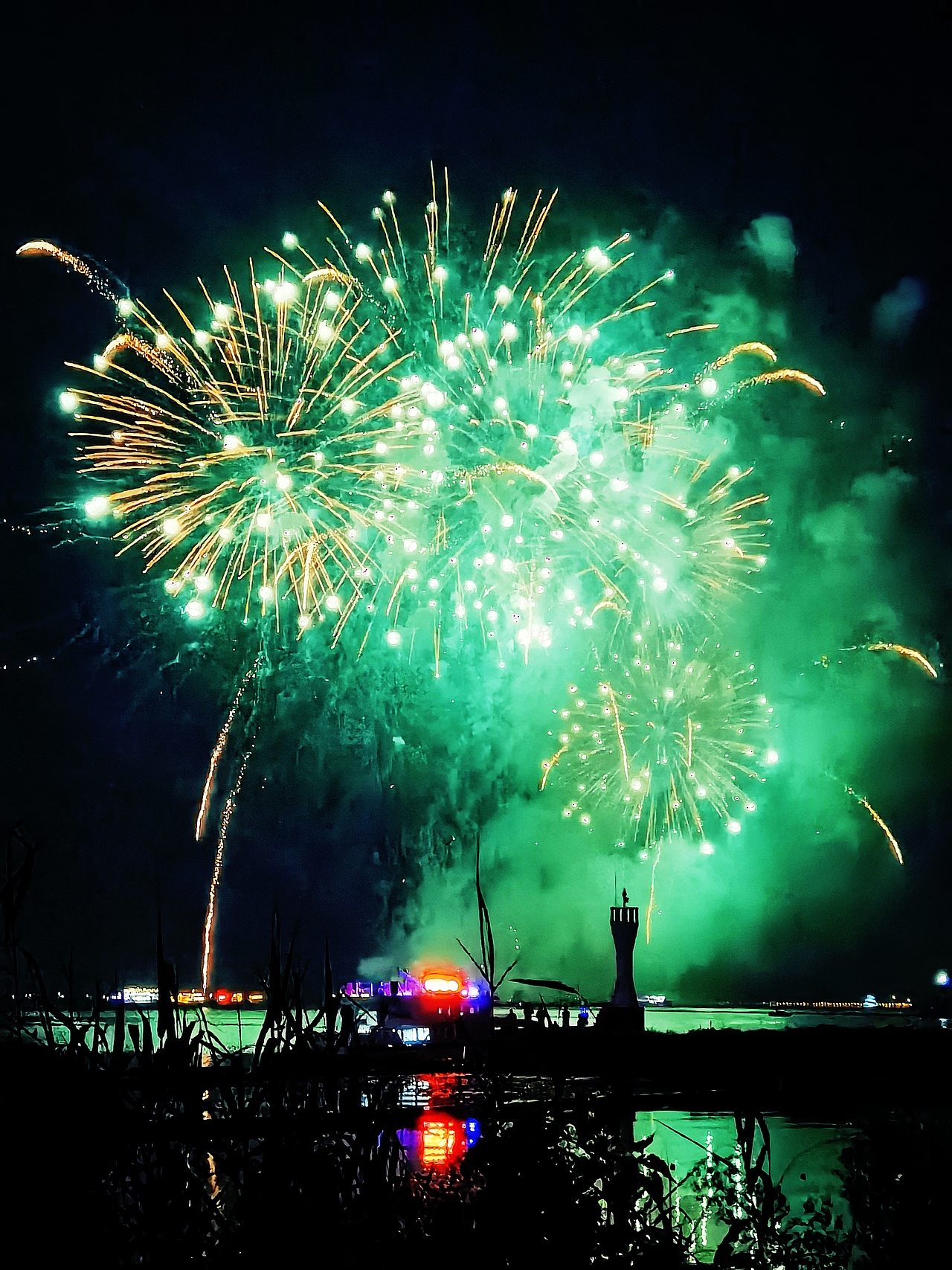 鼋头渚烟花大会（图ZMzE2MTk1NzM2） - 其他摄影 - 站酷设计师惊笛原创素材 - 站酷ZCOOL