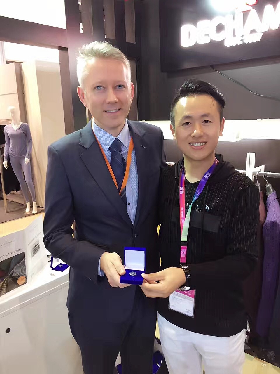 欧梵纪服饰有限公司设计总监面料展