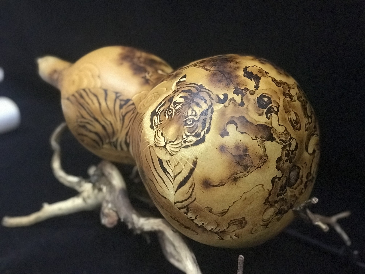 烙画葫芦《虎卧山林》