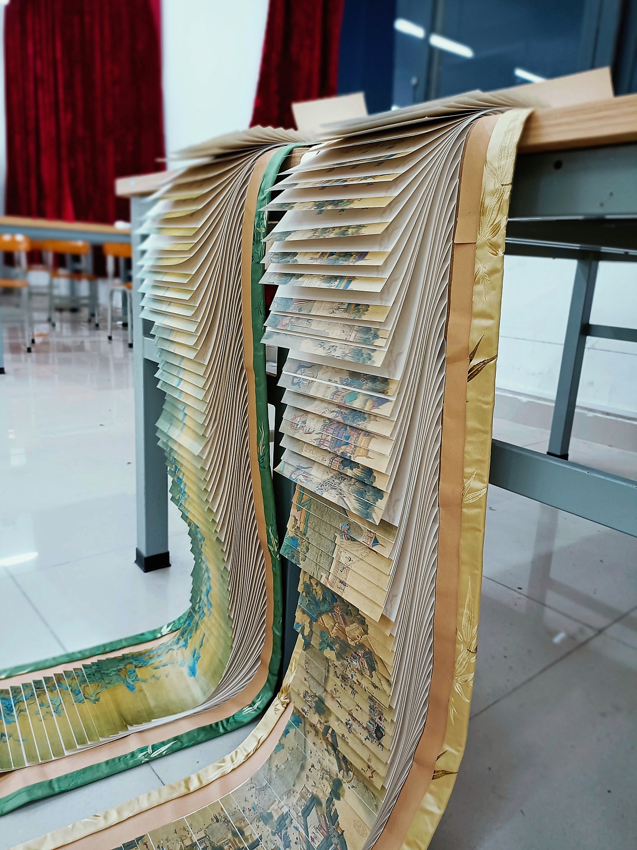 古老的书籍––龙鳞