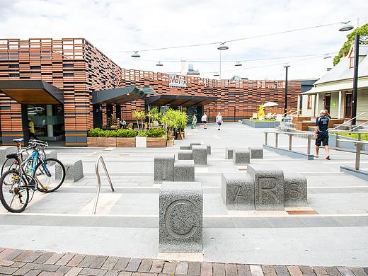 Marrickville Metro购物中心广场历史遗迹导视系统设计