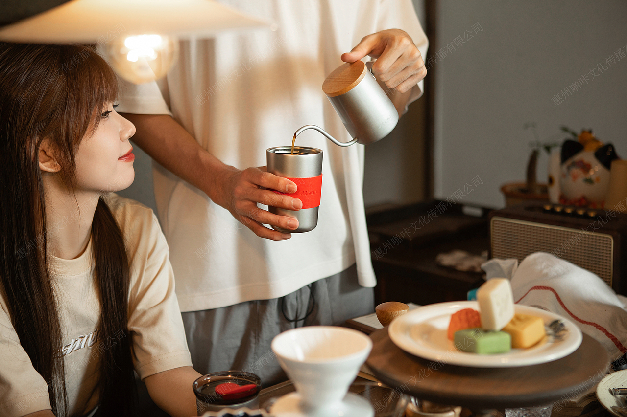 魅族中秋礼盒人像拍摄（图ZMzUxODA3MTI0） - 产品摄影 - 站酷设计师啪咔文化传播原创素材 - 站酷ZCOOL