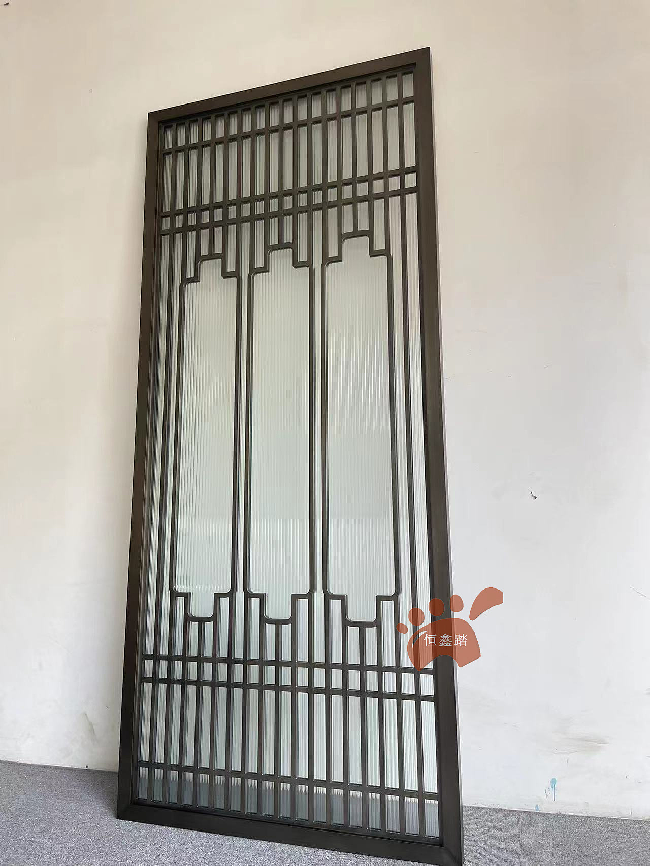 售楼部黑金不锈钢长虹玻璃格栅、新中式玻璃屏风（图ZMzY4ODIwMzEy） - 其他工业/产品 - 站酷设计师恒鑫踏不锈钢制品原创素材 - 站酷ZCOOL