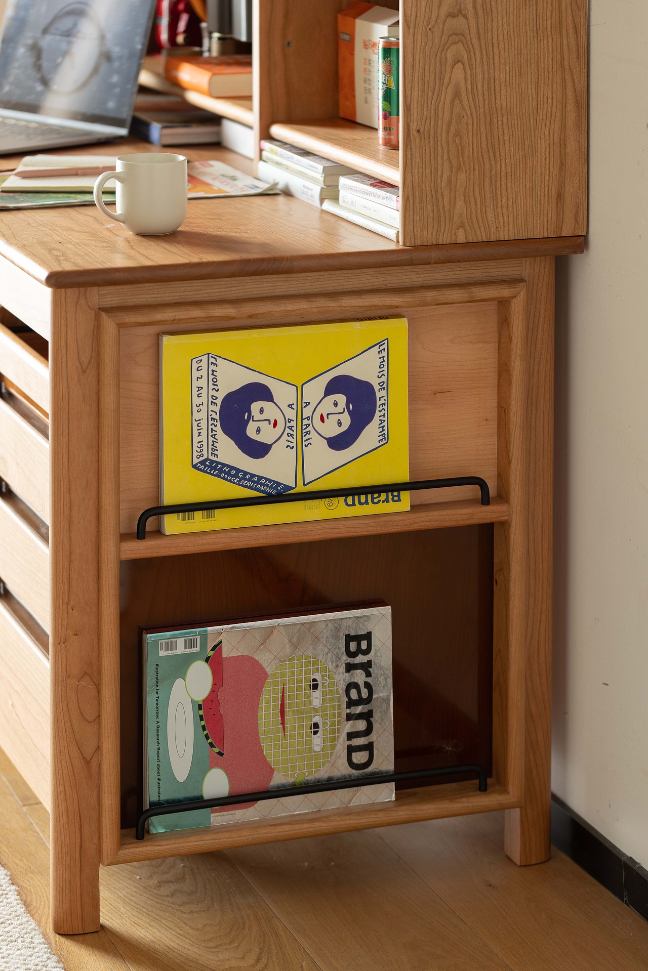 侧边储物,空间利用最大化
将闲置空间充分利用,就在手边位置,<br>存放物品拿放地十分方便。