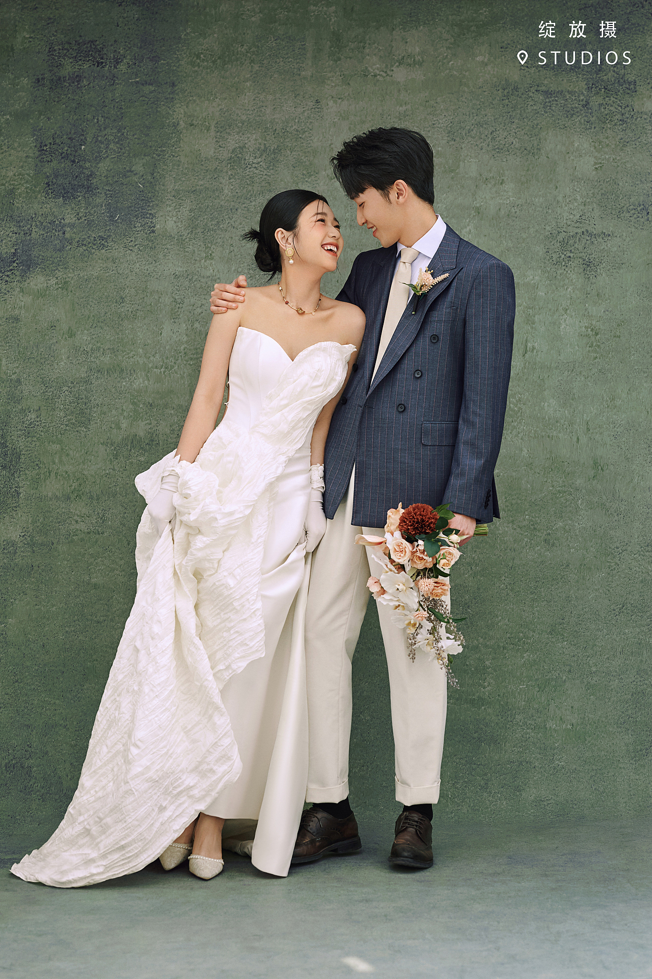 是超文艺的复古油画风婚纱照啊~~~（图ZMzY4MDY1MDc2） - 婚礼摄影 - 站酷设计师绽放摄胶片摄影原创素材 - 站酷ZCOOL