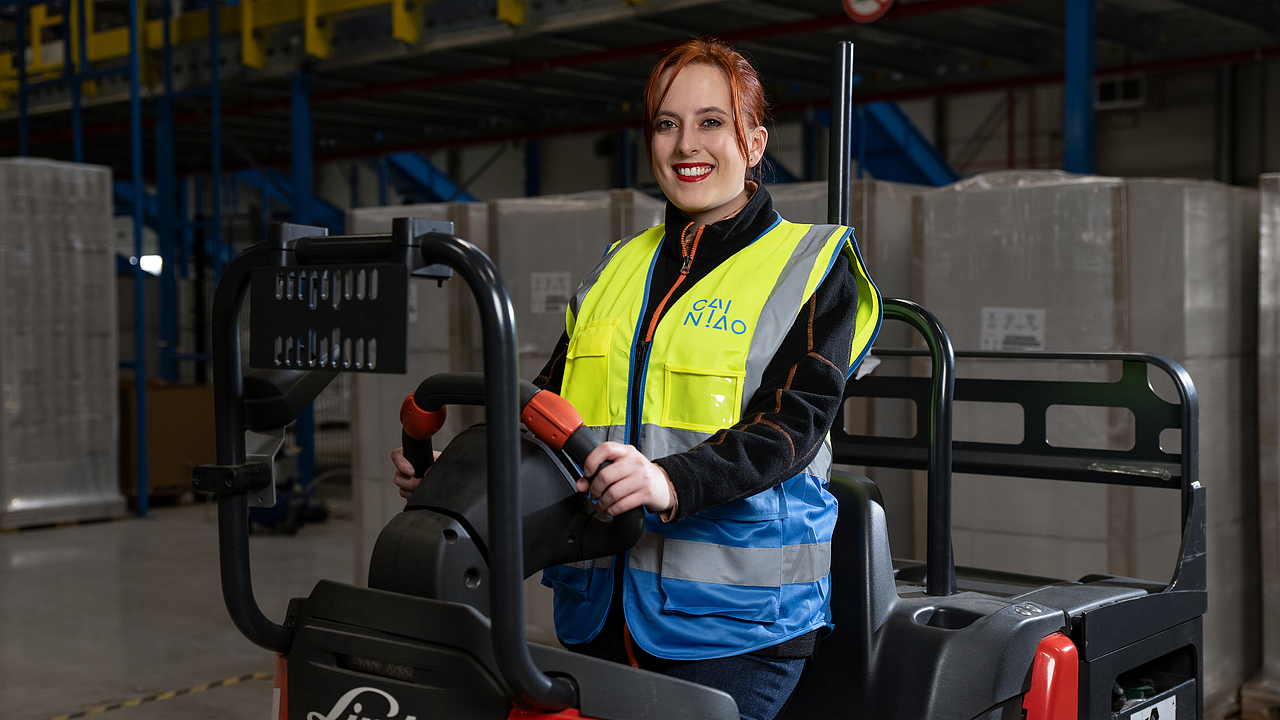 菜鸟裹裹全球新总部展厅人物肖像 ❌ 铁皮鼓