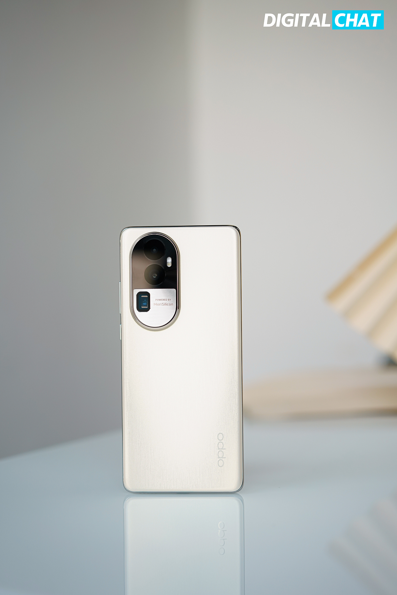 OPPO Reno10 Pro+「灿烂金」