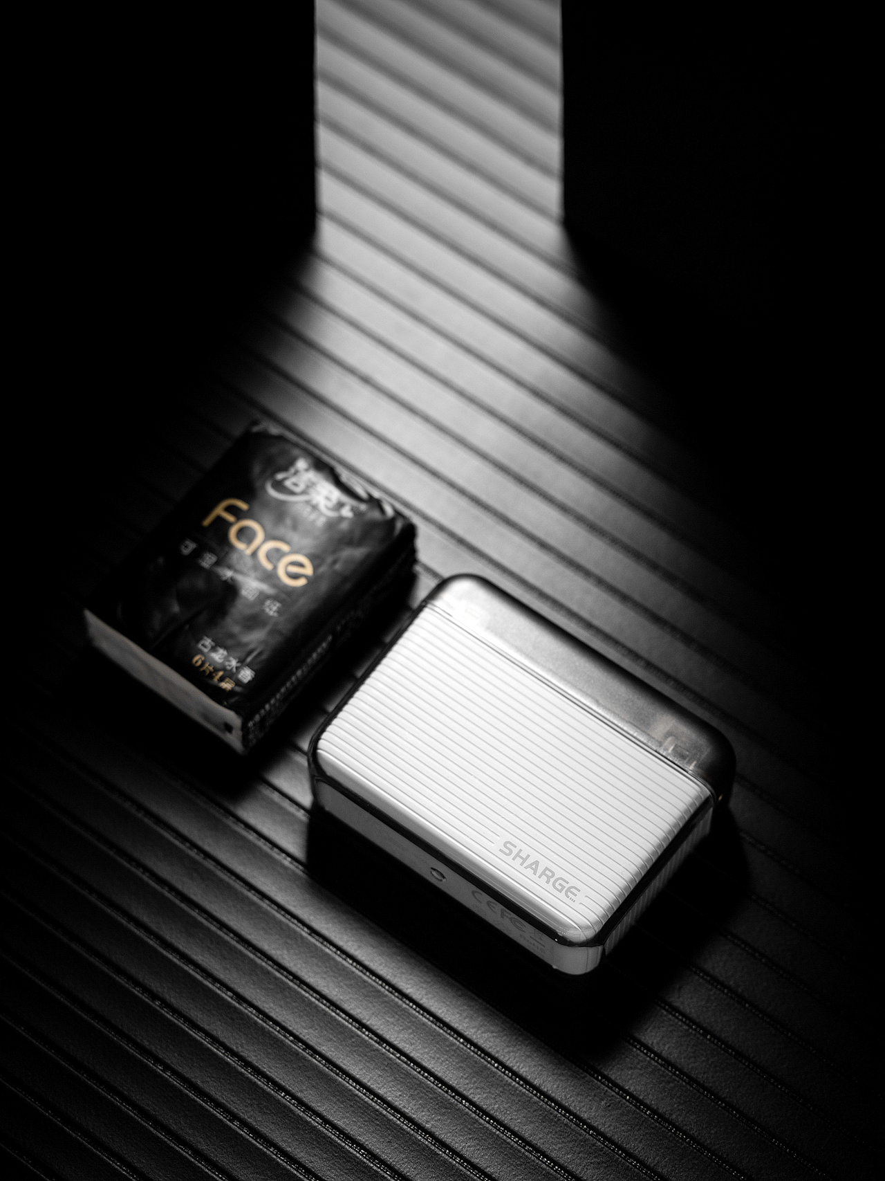 闪极随行移动电源