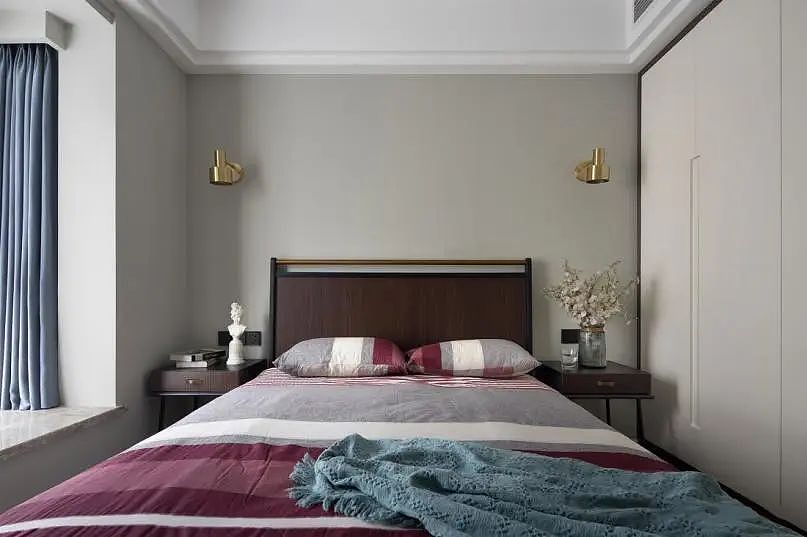 48岁年轻阿姨家全屋墨绿色超养眼,厨餐厅小包厢,惬意