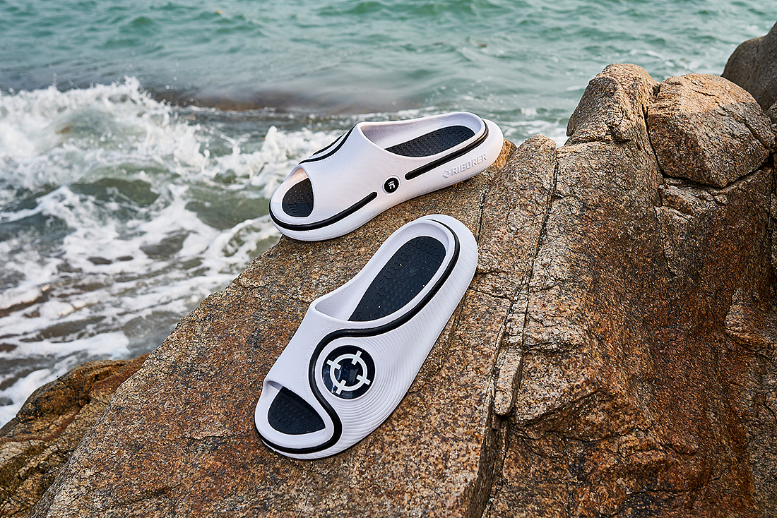 拖鞋外景拍摄（图ZMzQyNTIzNTYw） - 产品摄影 - 站酷设计师一个散漫的人原创素材 - 站酷ZCOOL