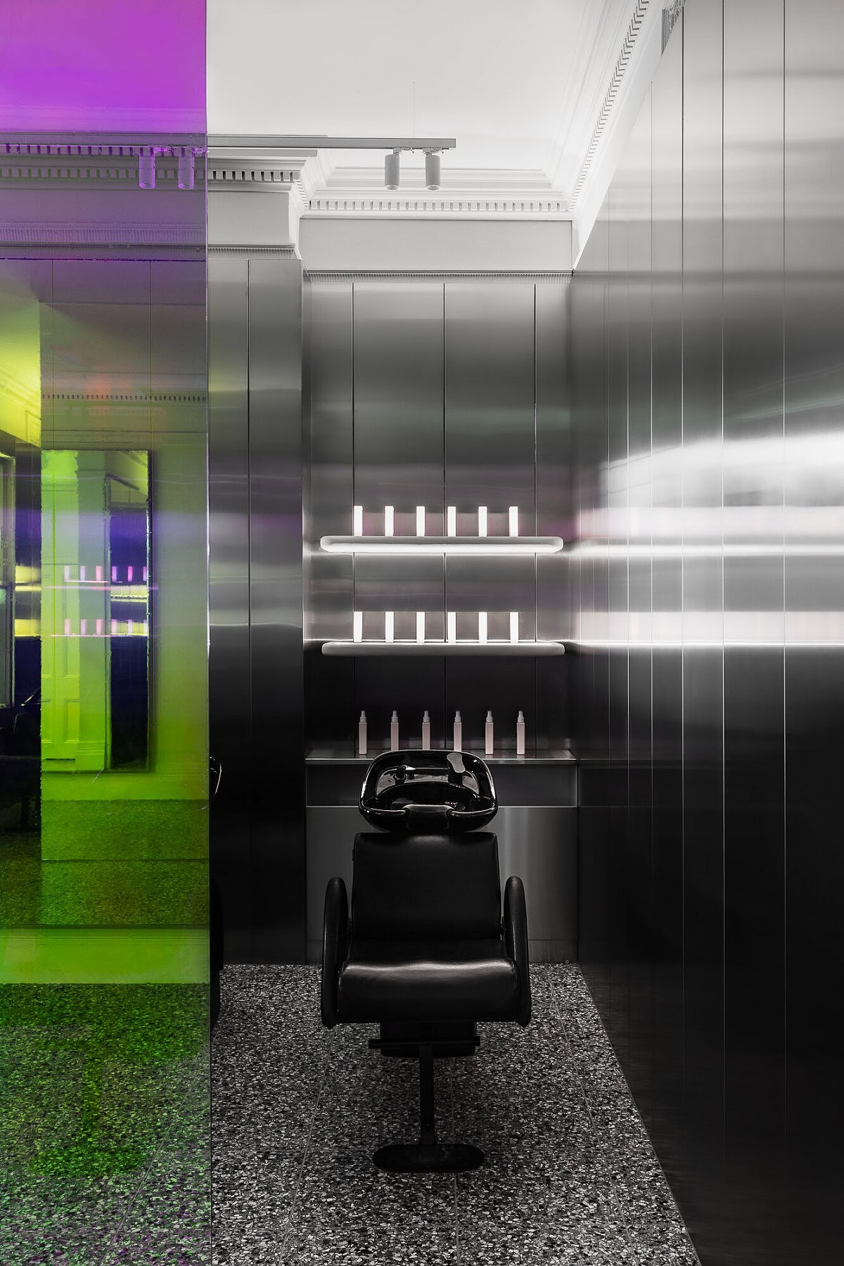 理发沙龙案例鉴赏—成都高端发廊、理发店装修设计