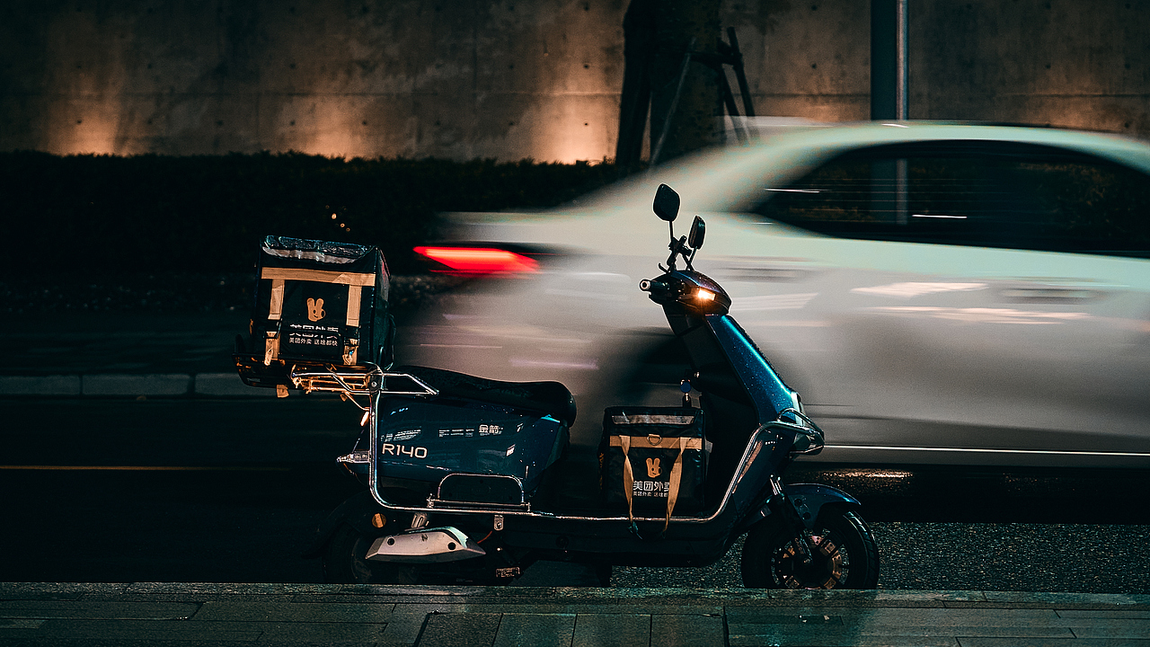 雨夜的邂逅|Also