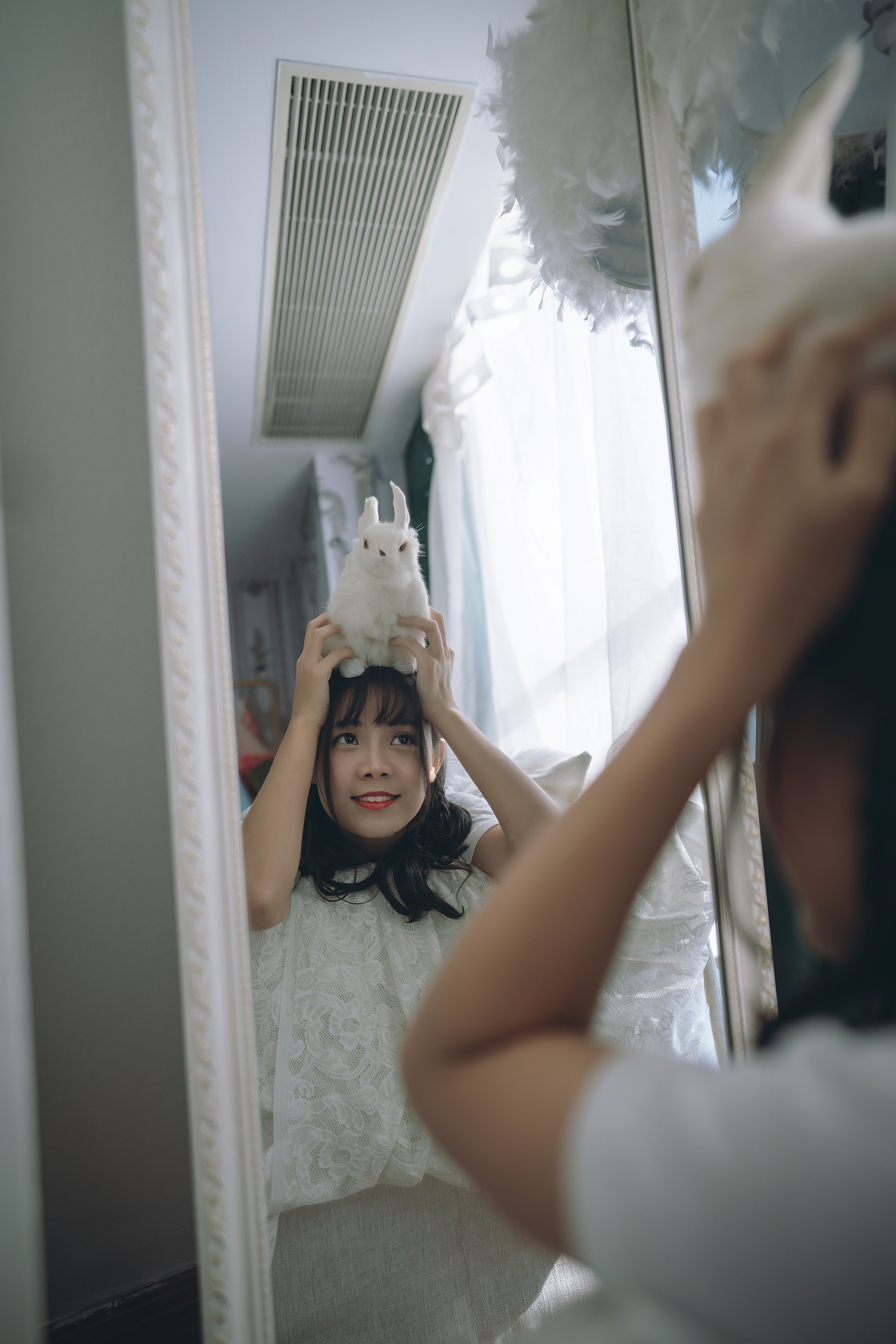 她的睫毛,弯的嘴角