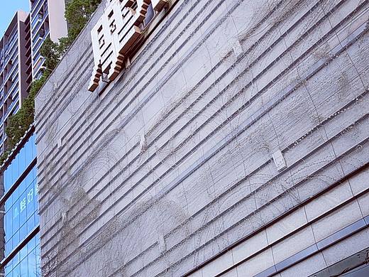 等朋友时拍的风景图