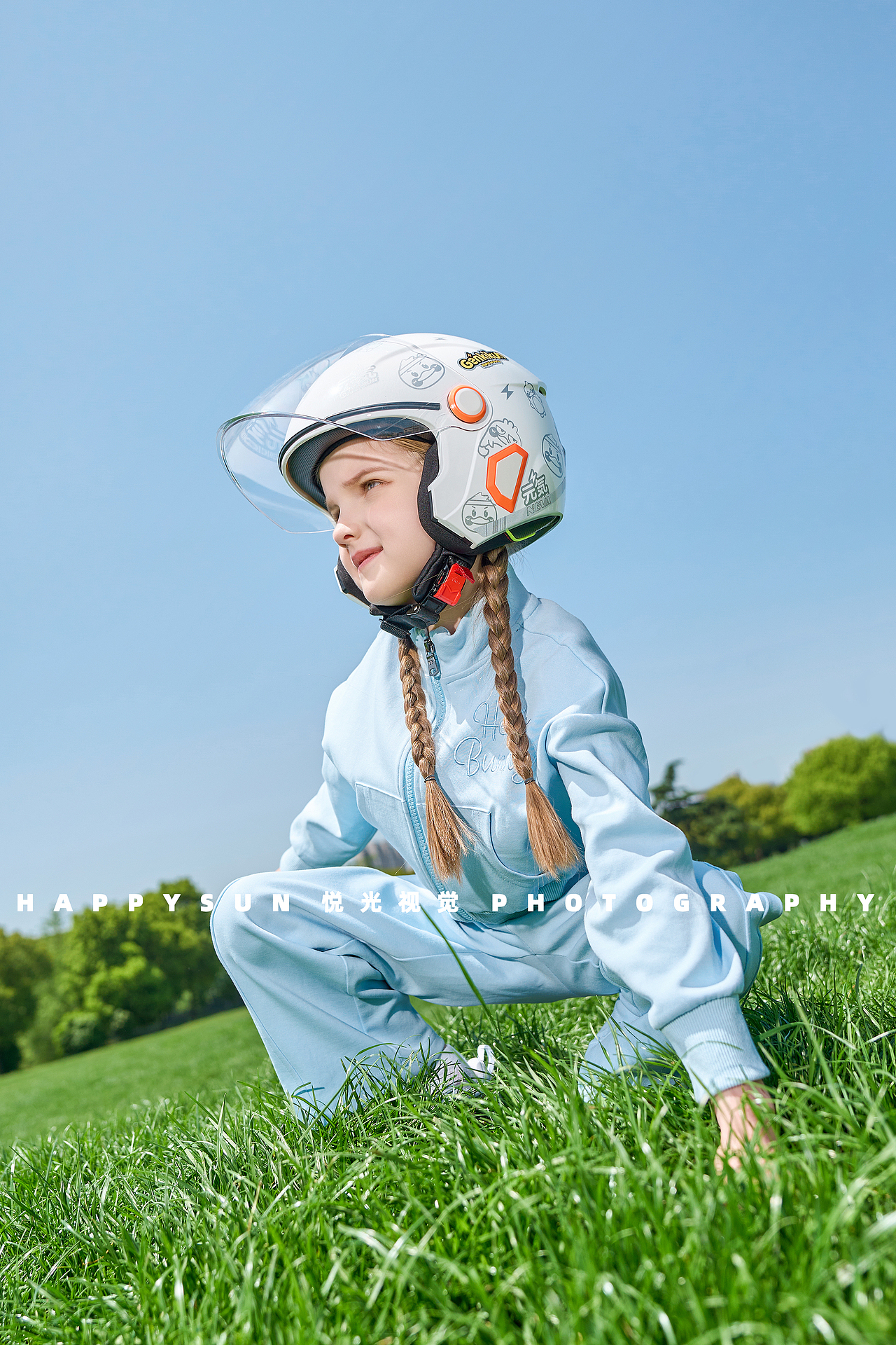 纽维儿童头盔▕ 电动车头盔拍摄 X HAPPYSUN（图ZMzY4MzkxNTYw） - 产品摄影 - 站酷设计师悦光视觉原创素材 - 站酷ZCOOL