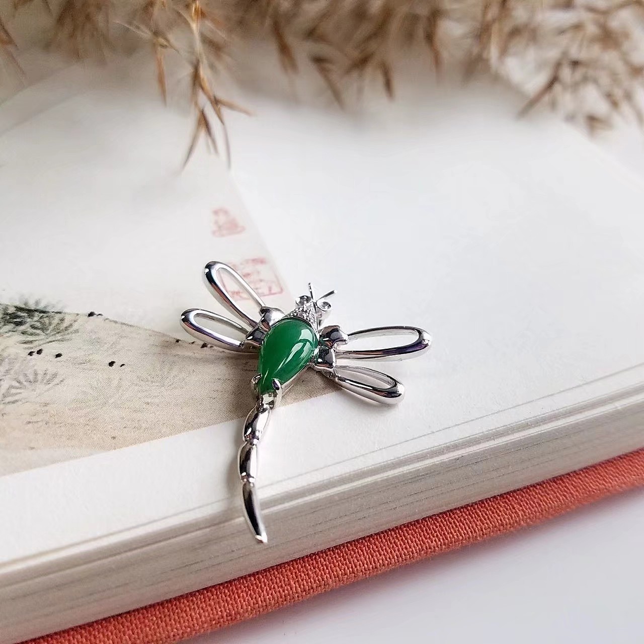 观古翡翠自然光翡翠镶嵌（图ZMTE1NDcwNTI4） - 产品摄影 - 站酷设计师khayman原创素材 - 站酷ZCOOL