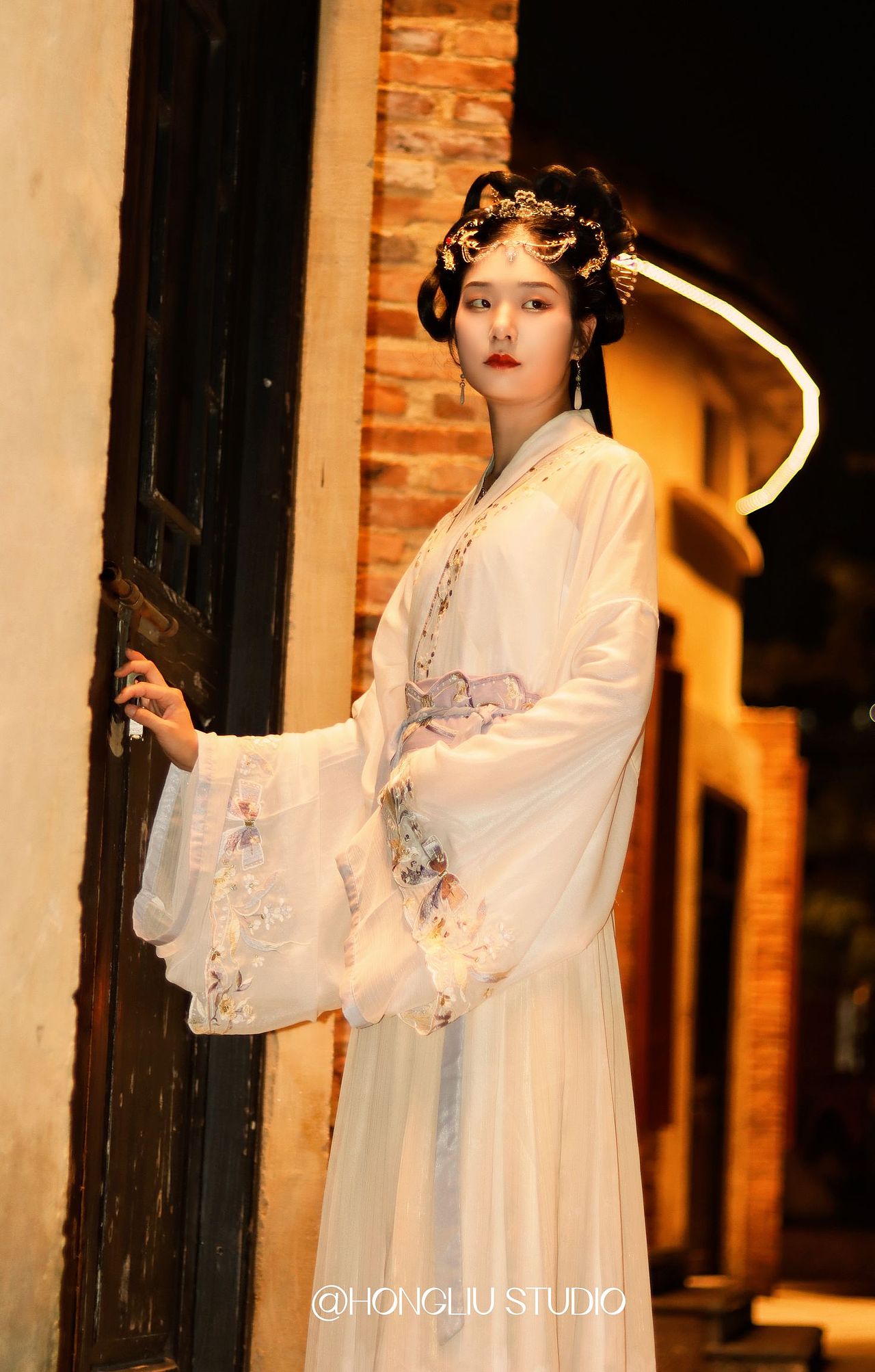 汉服:舞动古典华服的梦境