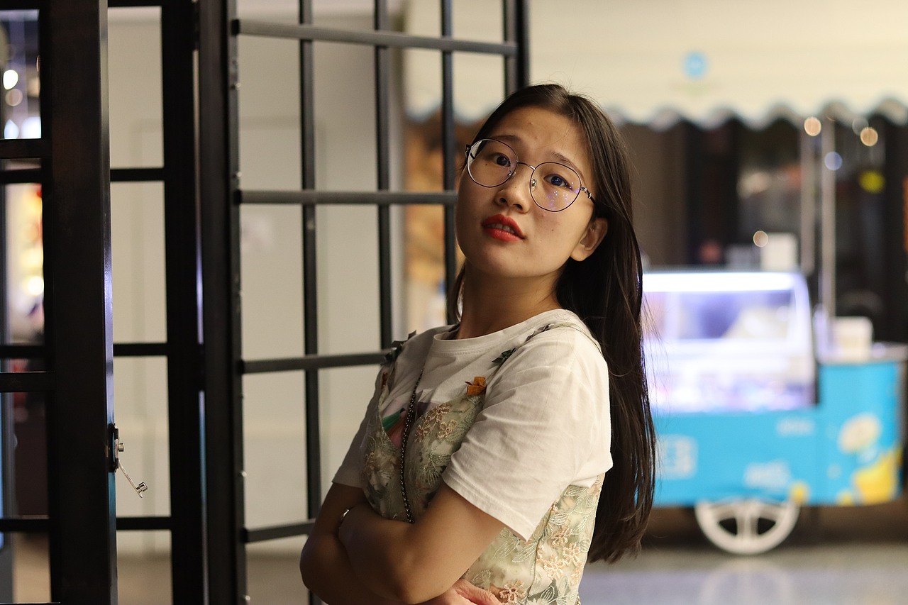 能让你变得孩子气的人,都特别温柔。