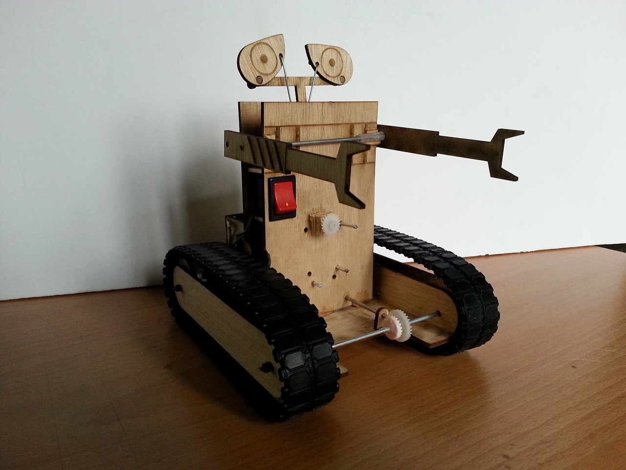 大学二年级课程作业-diy瓦力机器人