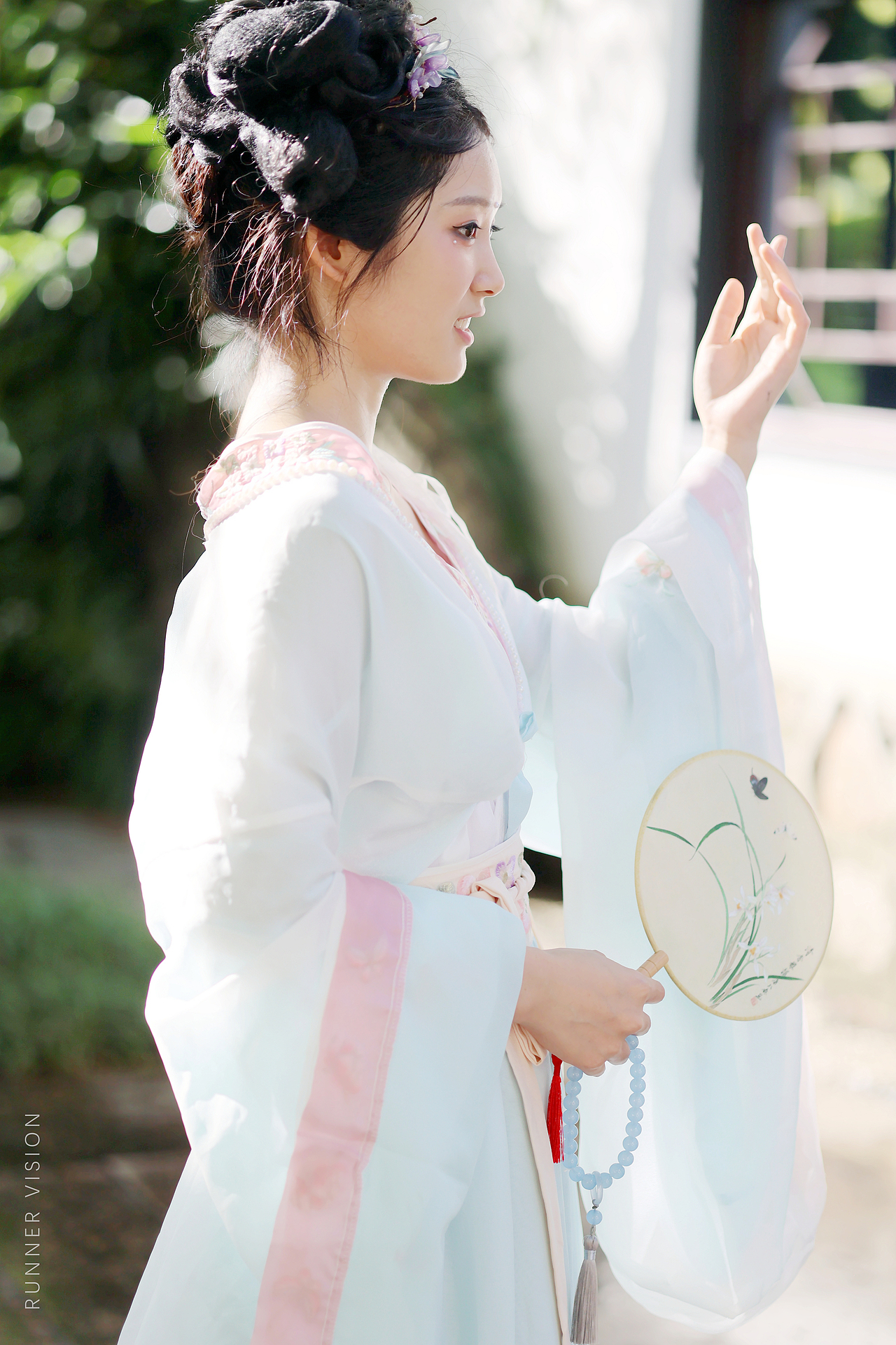 幻中伊人白衣飘