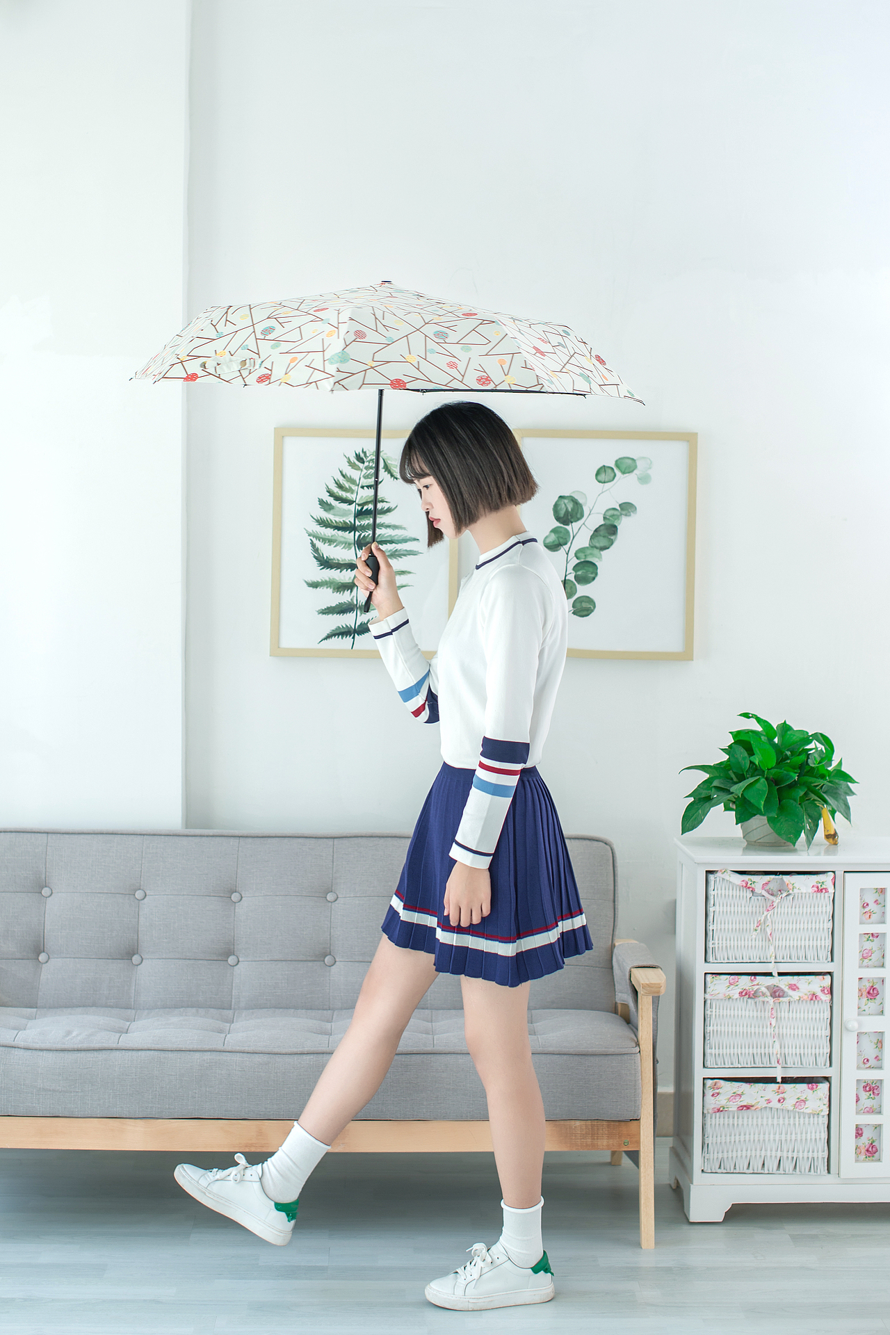 NEW - 白梨花 - 黑板涂鸦(价值4.5亿)- 空白格 - 心树之芽